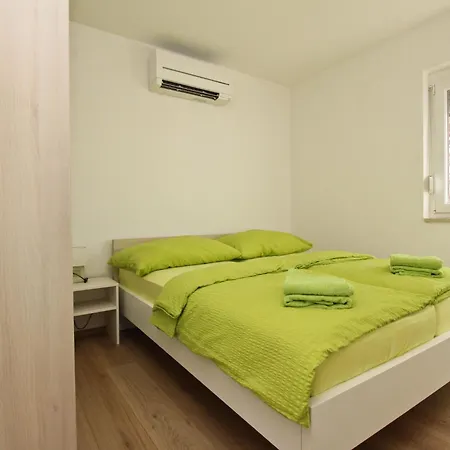 Ivo By Interhome Apartmán *